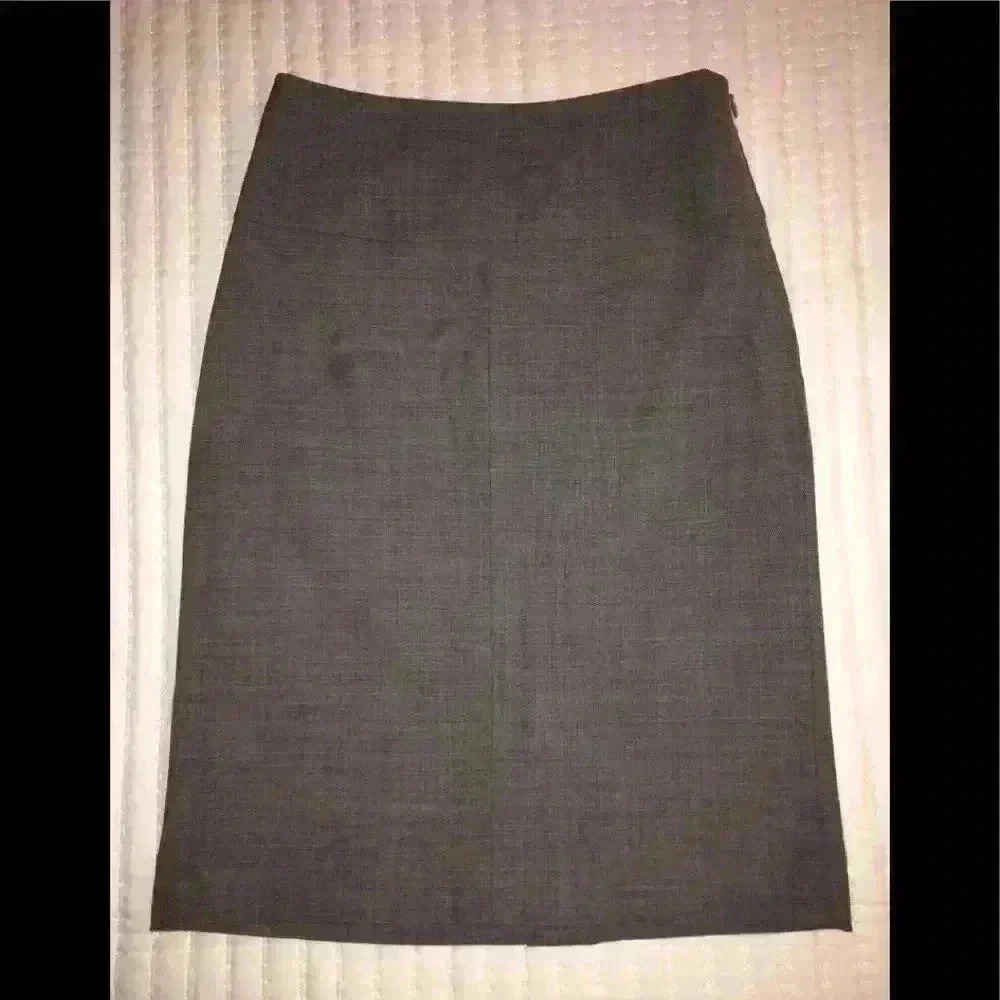 ❤️ 3 for $30 Banana Republic gray pencil skirt